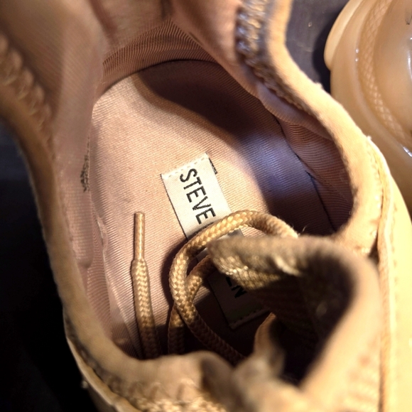 STEVE MADDEN VANCE Nude Blush Low-top Sneakers Rhinestones Women size 9M - Picture 4 of 13